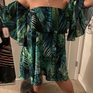 Off the shoulder dress ready for Hawaii 🔥